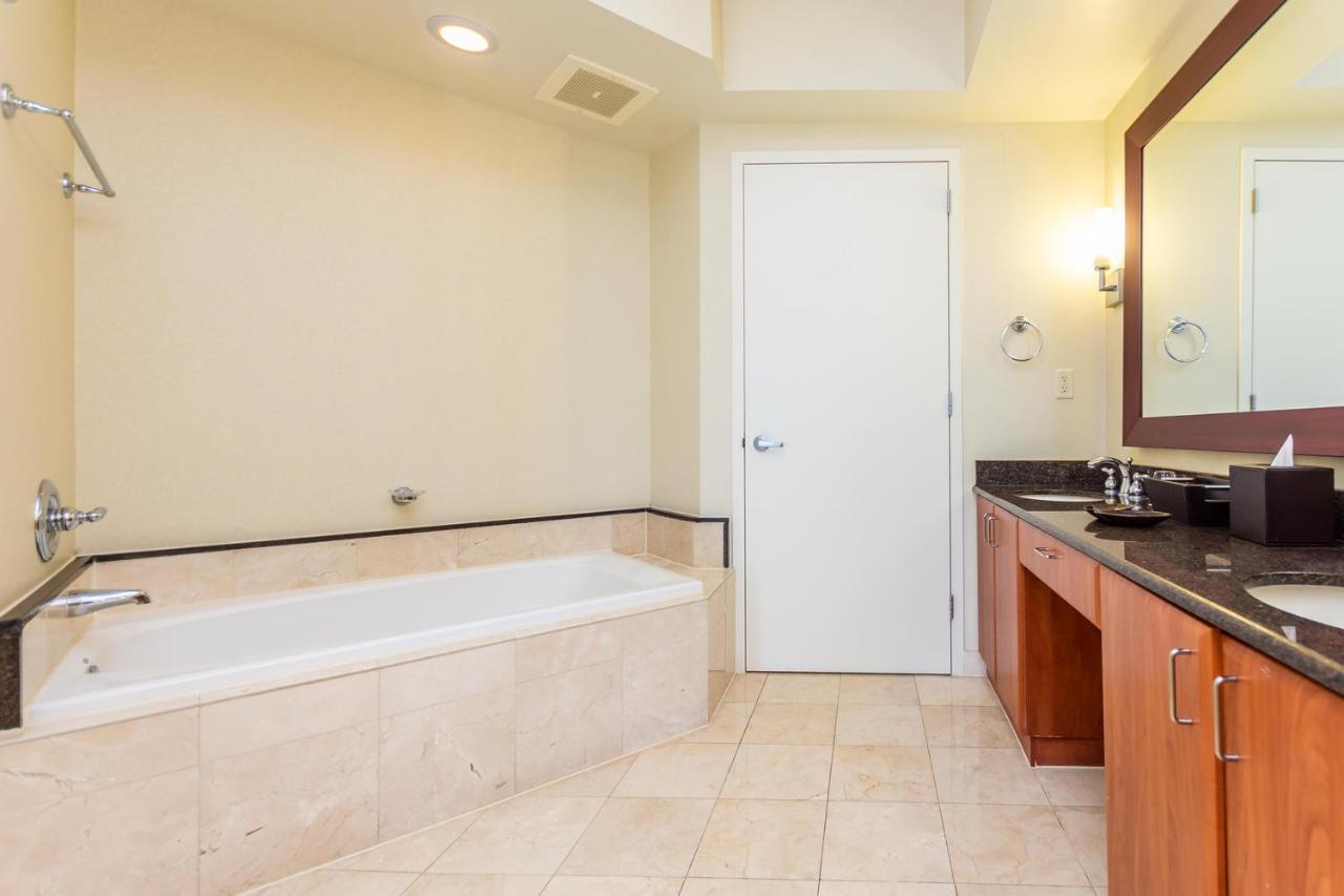 מיאמי ביץ' Hotel International Beach Tump Resort Ocean View 1100 Sf 1 Bed 1Bth Privately Owned Sunny Isles מראה חיצוני תמונה